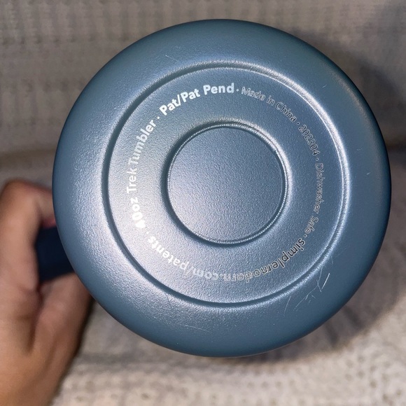 GRAPHITE Simple Modern 40oz Trek Tumbler - Picture 3 of 3